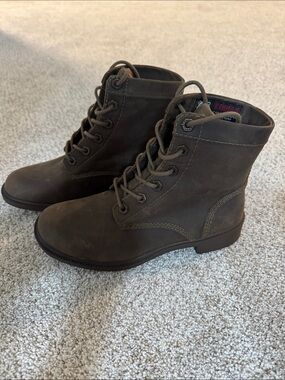 Kodiak Brown Lace-Up Leather Boots